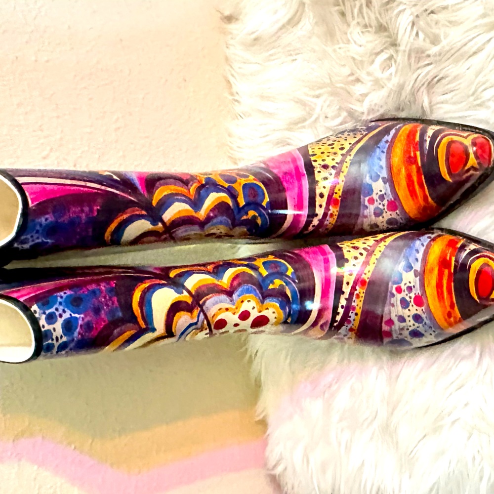 Corky cowgirl rainboots.